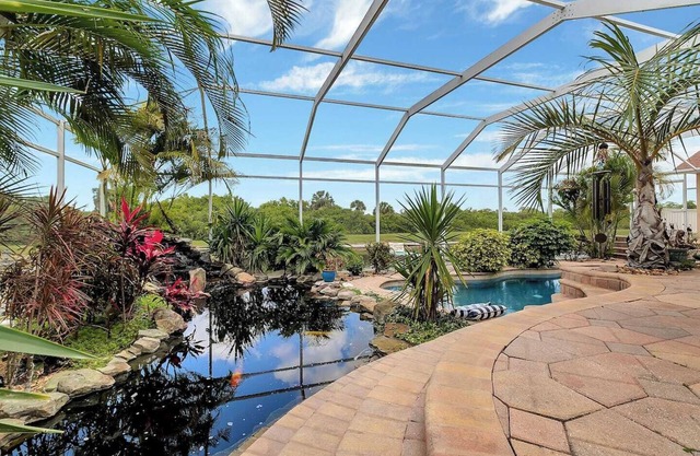 Waterview & Pool Estate Sleeps up to 10