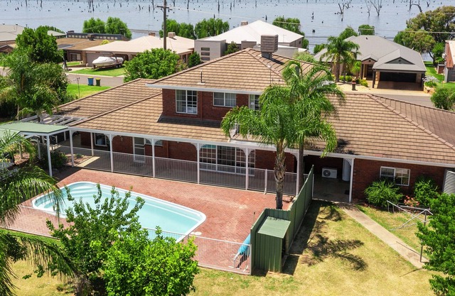 Waterviews on Rosemary