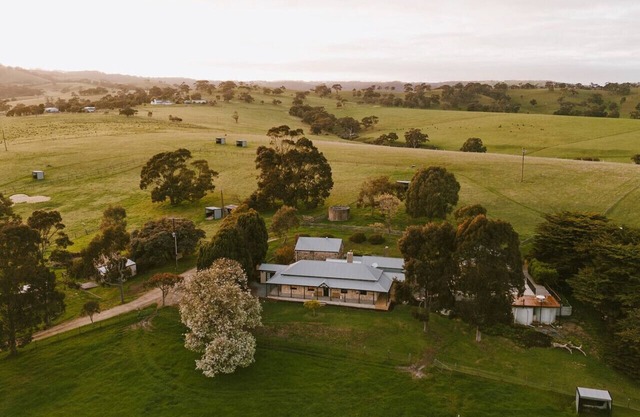 Wattle Hills~Fleurieu Farm Stay Retreat with Pool