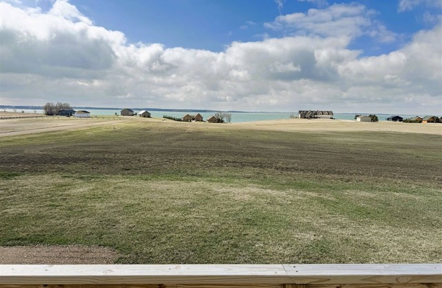 Waubay Lake Retreat - Hunting/Fishing Cabin in Waubay SD