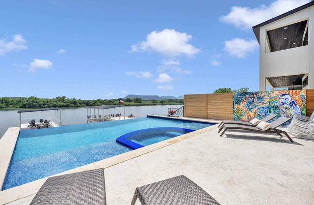 Wave on Wave Haus and Concierge Services