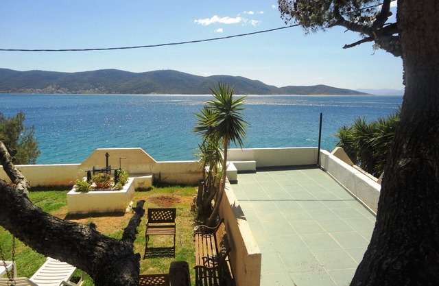 Wavedance Accommodation(Dionysos)