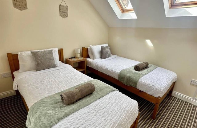 Welbury Studio, Sleeps 2, Pet Friendly & Parking