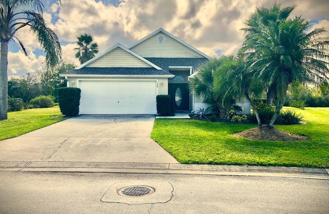 Welcome Home! Veteran-Owned Private Oasis w/South Facing Pool. Unwind/Rewind