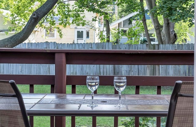 Welcome Home (+ your pup) MSU 2 mi