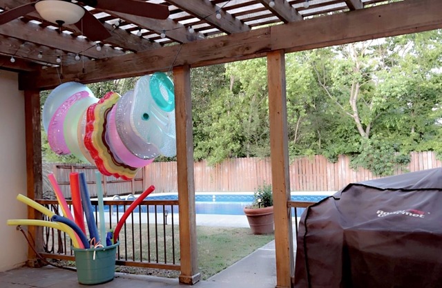 Welcome Military & College Students Enjoy Pool+Fire Pit+Grill+Games