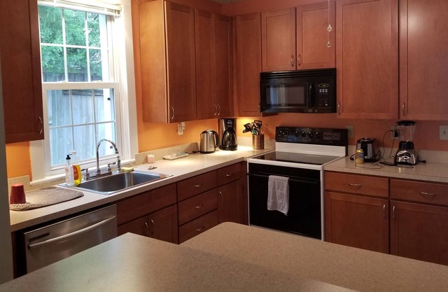 Welcome to idylhome , nice place to relax, three bedroom home and two bathroom