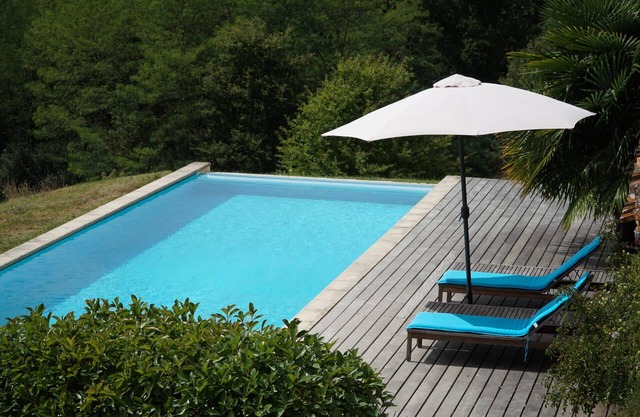 Welcome to "LA MAISON OCRE" Between the prestigious vineyards of Bergerac, "LA MAISON OCRE" has much to offer…