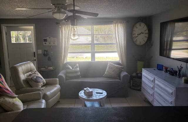 Welcome to Lime on Green! I also have a rental CAR listed/available on TURO.COM