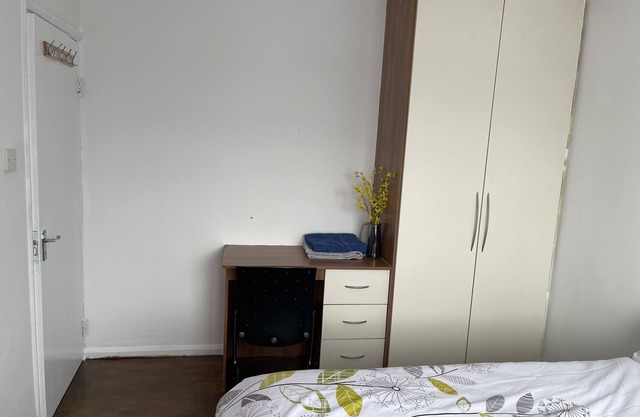 Welcome to our beautiful house Near Heathrow Airport. n hope you enjoy your stay