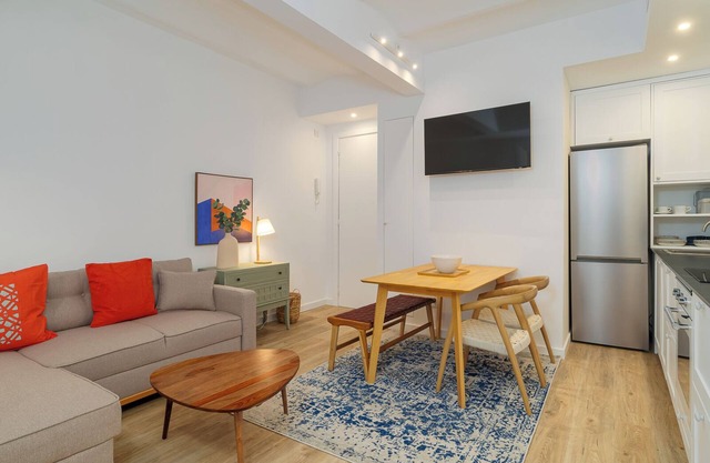 Welcome to our cozy apartment in Poblenou! You will love it because it's location, close to all the main interesting places in Barcelona and at the same time, away from the noise of the city.