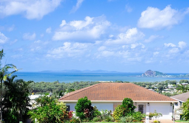 *Welcome to Pearl of the Coast: A Coastal Sanctuary of Luxury Living*
