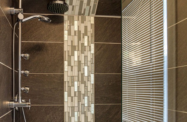 Welcome to The Hidden Gem, located in a well diverse community.