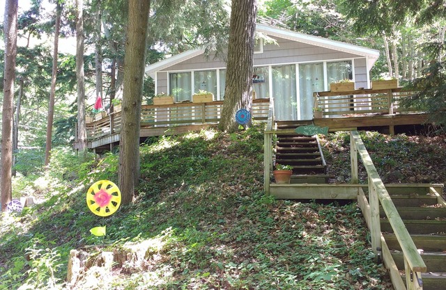 Welcome to the Lake - Cozy, Hilltop Wooded Lake Michigan Cottage - Reserve Now!
