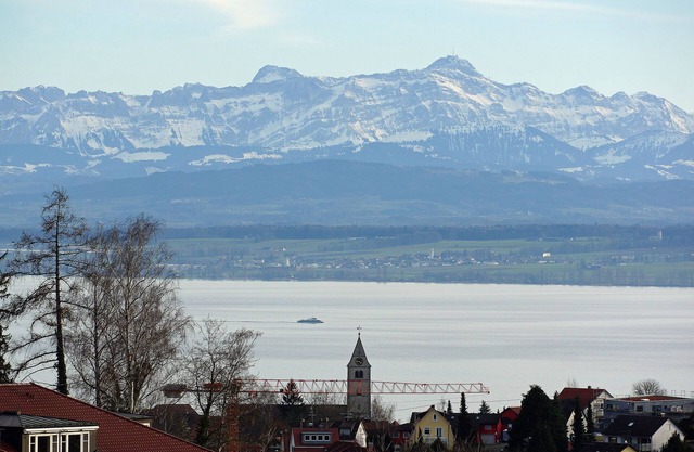 Welcome to the sun terrace on Lake Constance with great lake and mountain views