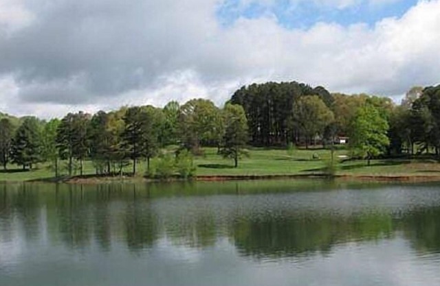 Welcome to The Treehouse on Lake Chatuge!