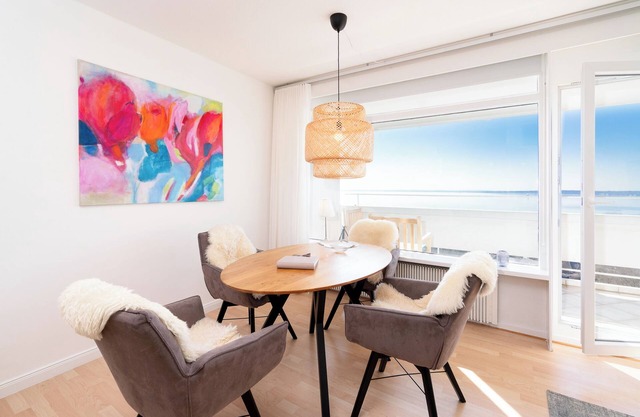 Welcome to your time-out with a sea view!