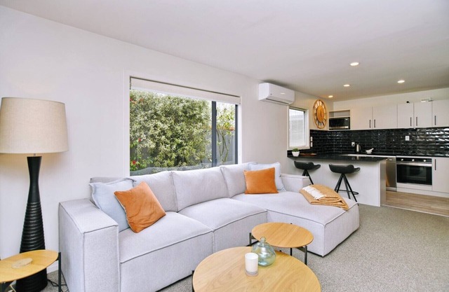 Welcome to your urban getaway - 7 day special deals