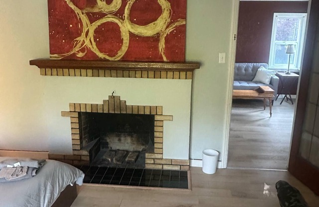 Welcoming 3 br house with WiFi in Victoria