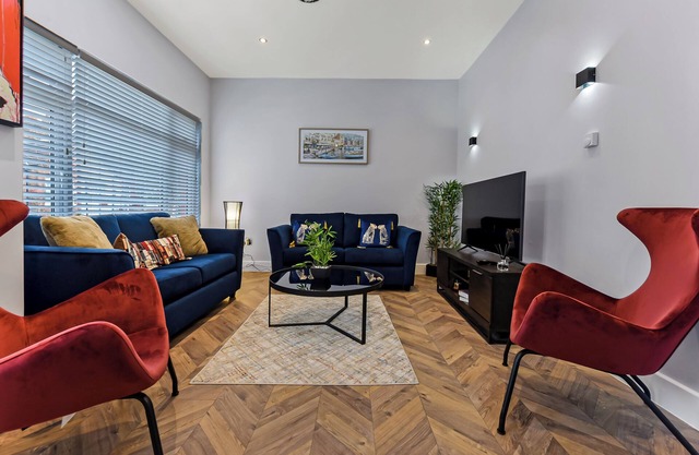 Welcoming and Radiant - Lovely & Family Friendly!