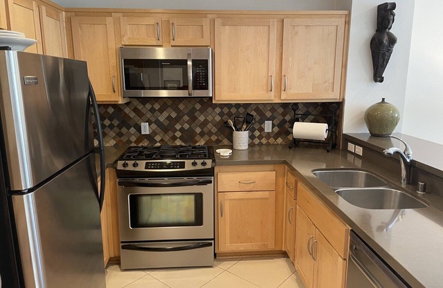 Welcoming one-bedroom nestled within the master-planned community of Playa Vista