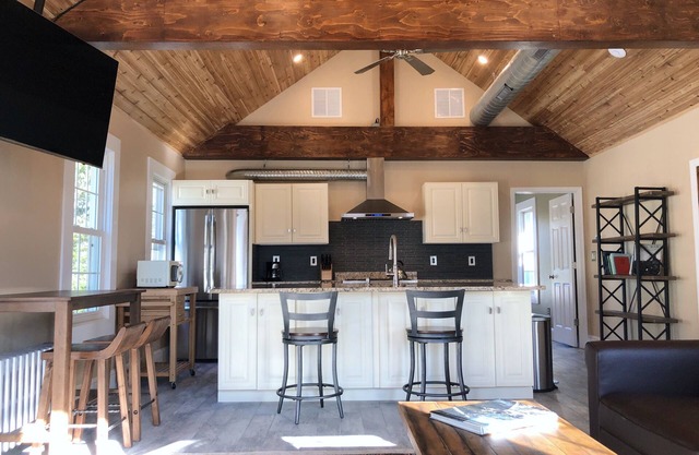 Well-appointed 1 bedroom, 1 bath in Annapolis/Eastport