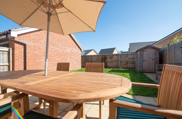 Well Equipped. Comfortable Holiday Home Close To Suffolk Coasts AONB