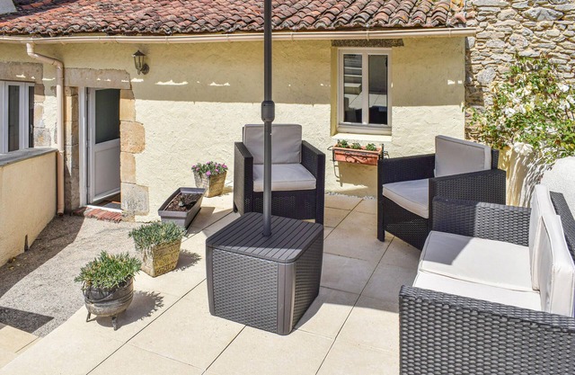 Well-maintained, charming house in a warm, welcoming atmosphere.