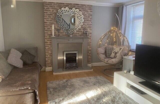 Welsh Retreat with Stunning Views, sleeps upto 4