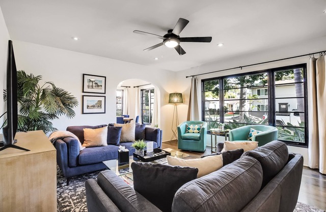 West Beach Villa 3 - well-loved, historic property featured in books, magazines - walk to beach!