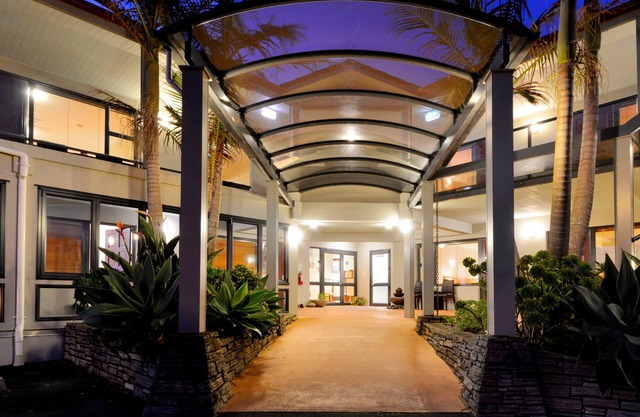 Whangaparaoa Lodge Motel