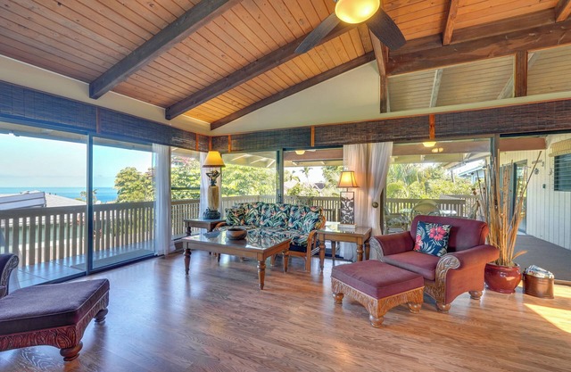Wheelchair Accessible Kona Gem w/Ocean Views!