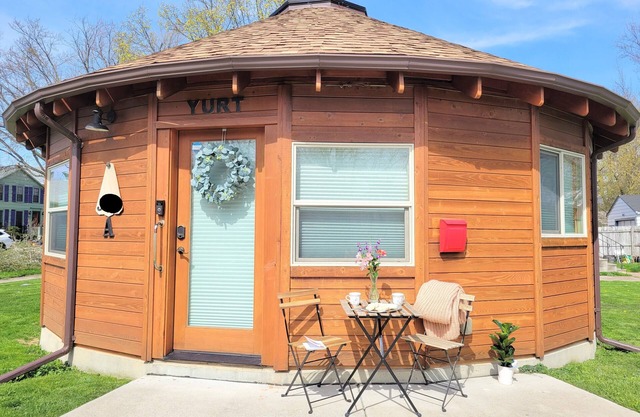 Whimsical Yurt near Niagara Falls and Buffalo