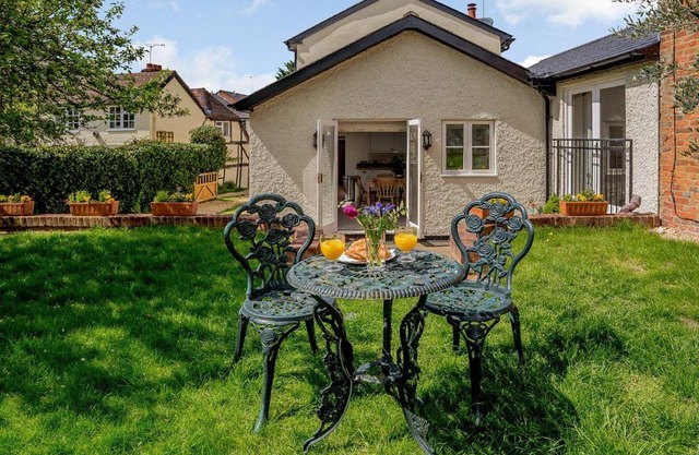 Whitchurch Cottage