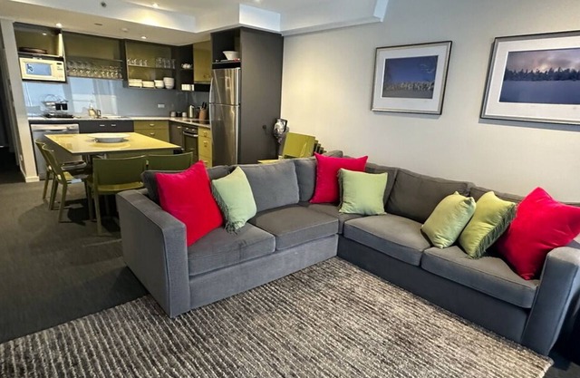 White Crystal 210- ski-in ski-out