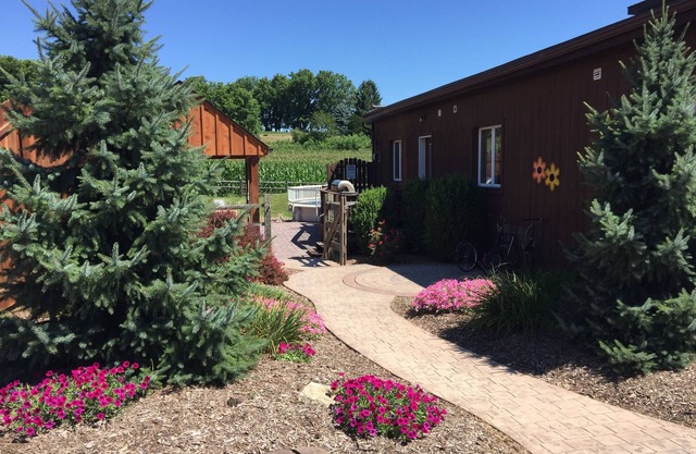 White Horse Guest Home w/Pool/hot tub