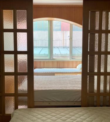 White House in Shanghai close to the PuD'ong and Hong Qiao airport