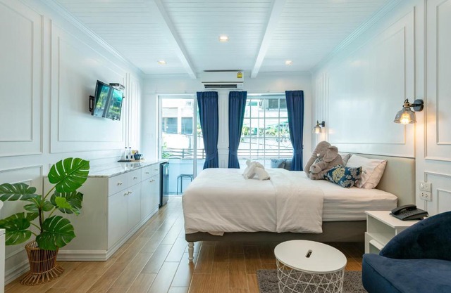 White Ivory Bed And Breakfast