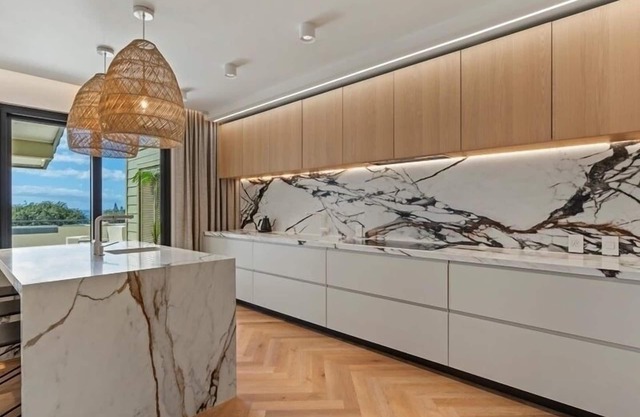 WHITE LOTUS New Bespoke Euro Luxury Villa, Steps to Beach, Ocean Views, 4th Tee