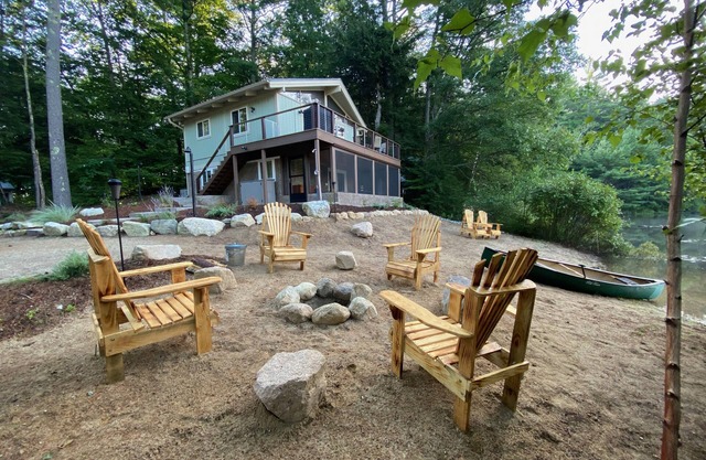 White Mountains Waterfront Chalet w/Private Beach