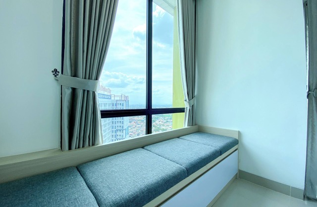 White Toned Style Studio At Lrt City Bekasi Apartment