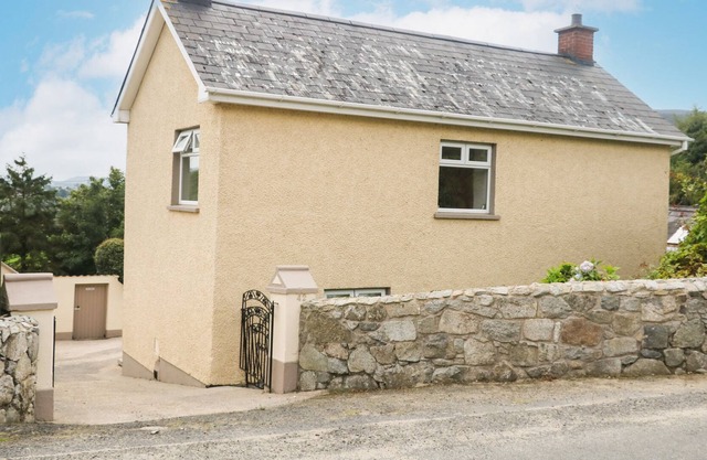 WHITETHORN HOUSE, family friendly in Newry, Northern Ireland