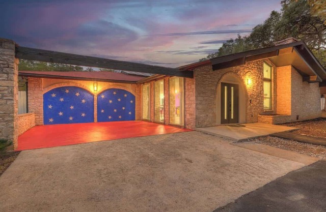 Whitewater River House - Game Room, Firepit, Walking Distance to Whitewater Amphitheater!