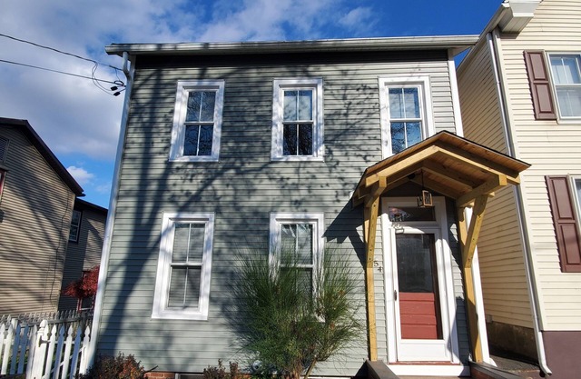 Whole house. Walkable to downtown. Close to Bucknell