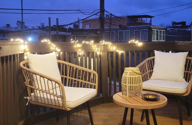 Whole House Walking Distance Stadium Free Parking