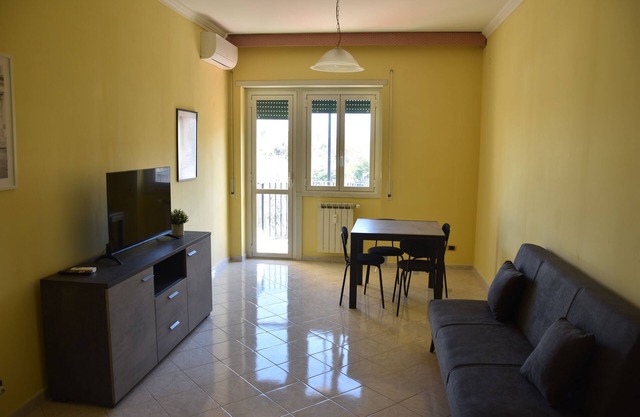 Whole Suite Pigneto Complete vacation home ideal for families, adjacent Metro C
