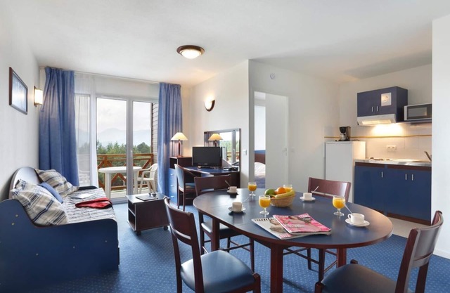 Wifi, 100m from resort center, fitness, terrace, balcony, tv, ski locker, 25m², Pyrénées 2000