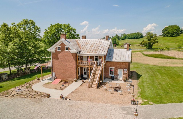 Wild Acres Farm, Fishery and Hunting Preserve - Lodge