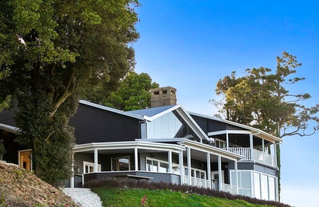 Wildefell and Cottage - Entire Rustic Country Farmhouse