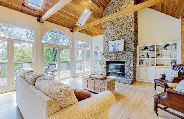 Wildlight Inn - Big Canoe- Jasper, GA- Hot tub & Mountain views